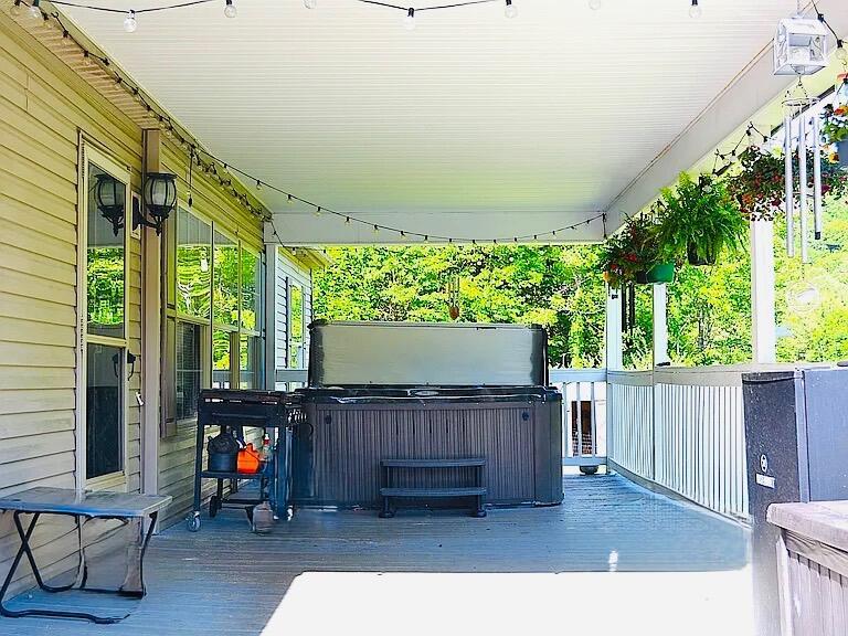 Image 4: Covered & Open Front Porch