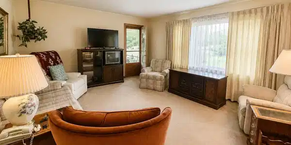 Image 3: living room2