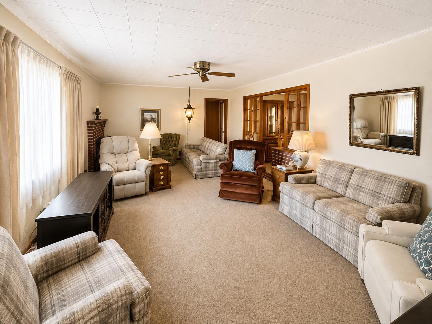 Image 4: living room1