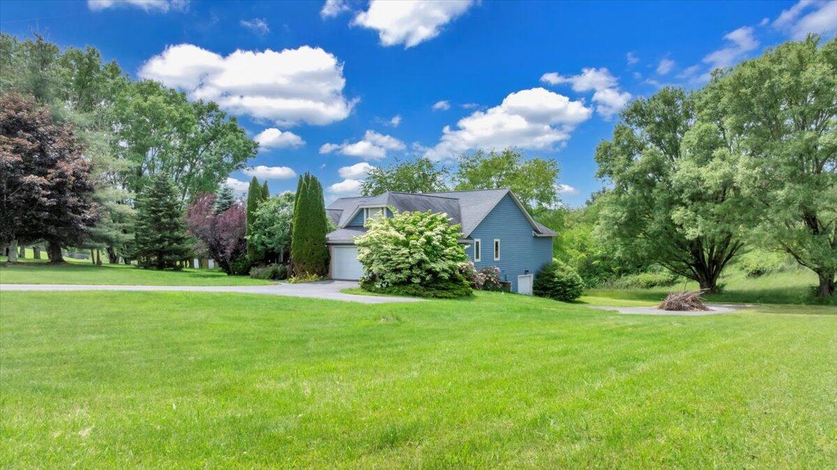 Image 4: 2747 Fairview Rd Tour