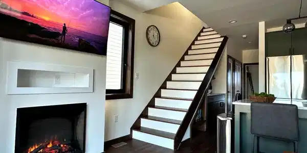 Image 2: Mountain Modern
