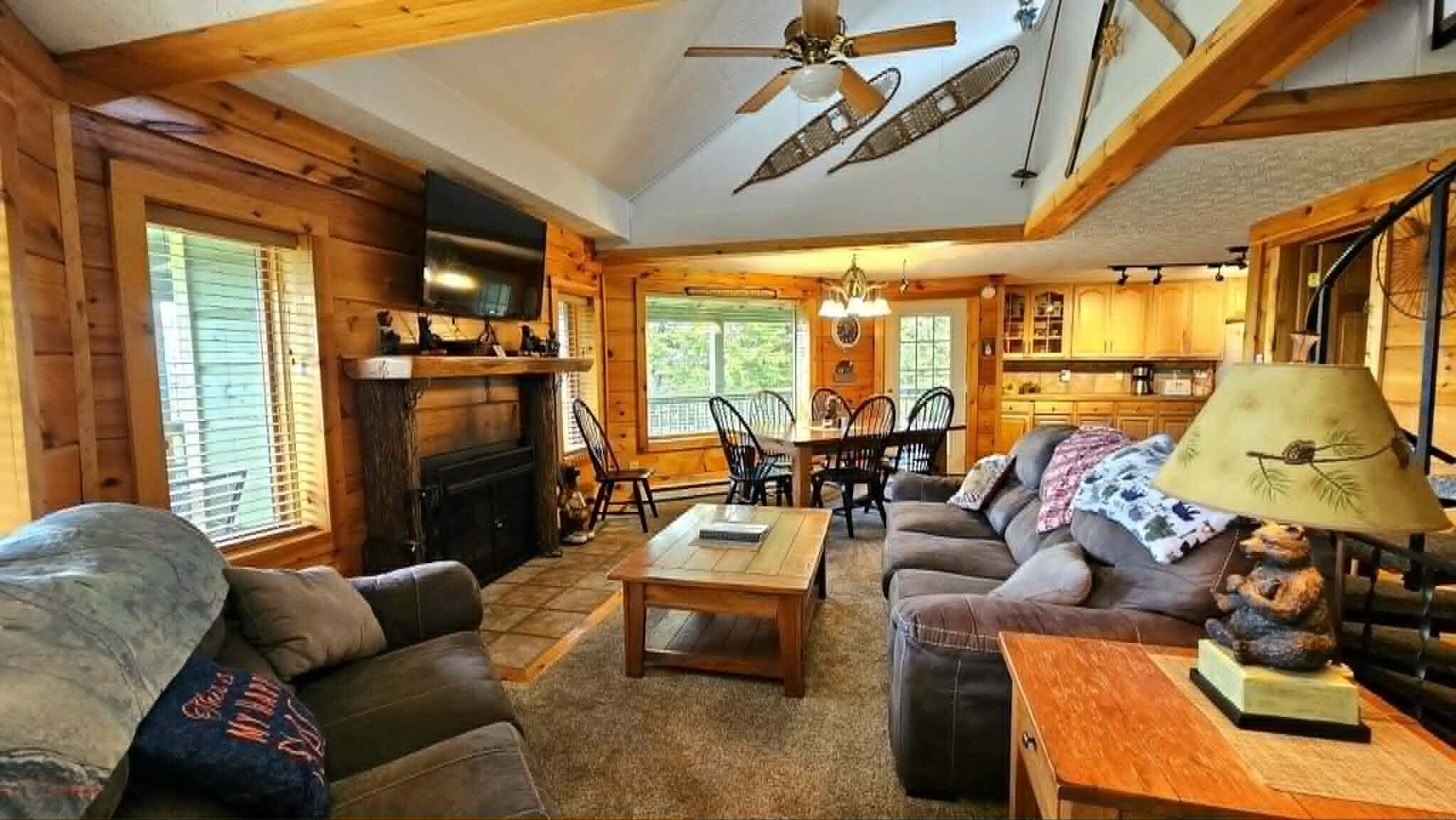 Image 3: Open floor plan