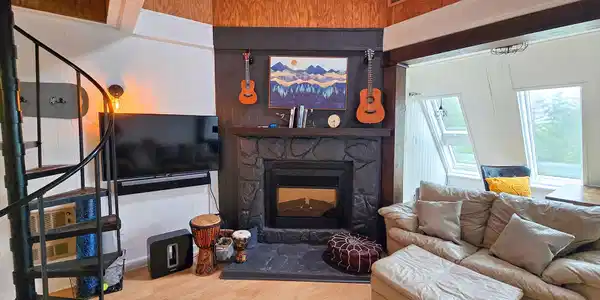 Image 4: Fireplace