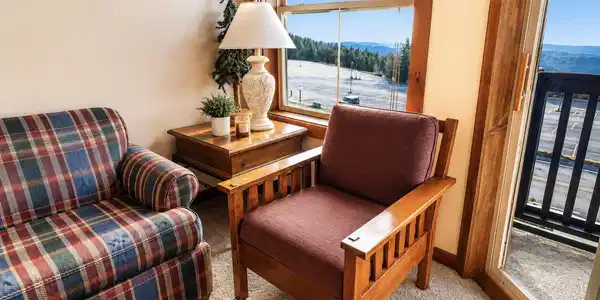 Image 4: Livingroom