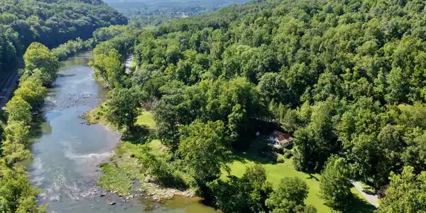 Image 4: 1267 Highland Trail, Alderson WV