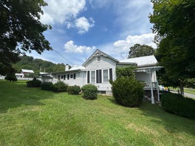 223 Axtell Ave