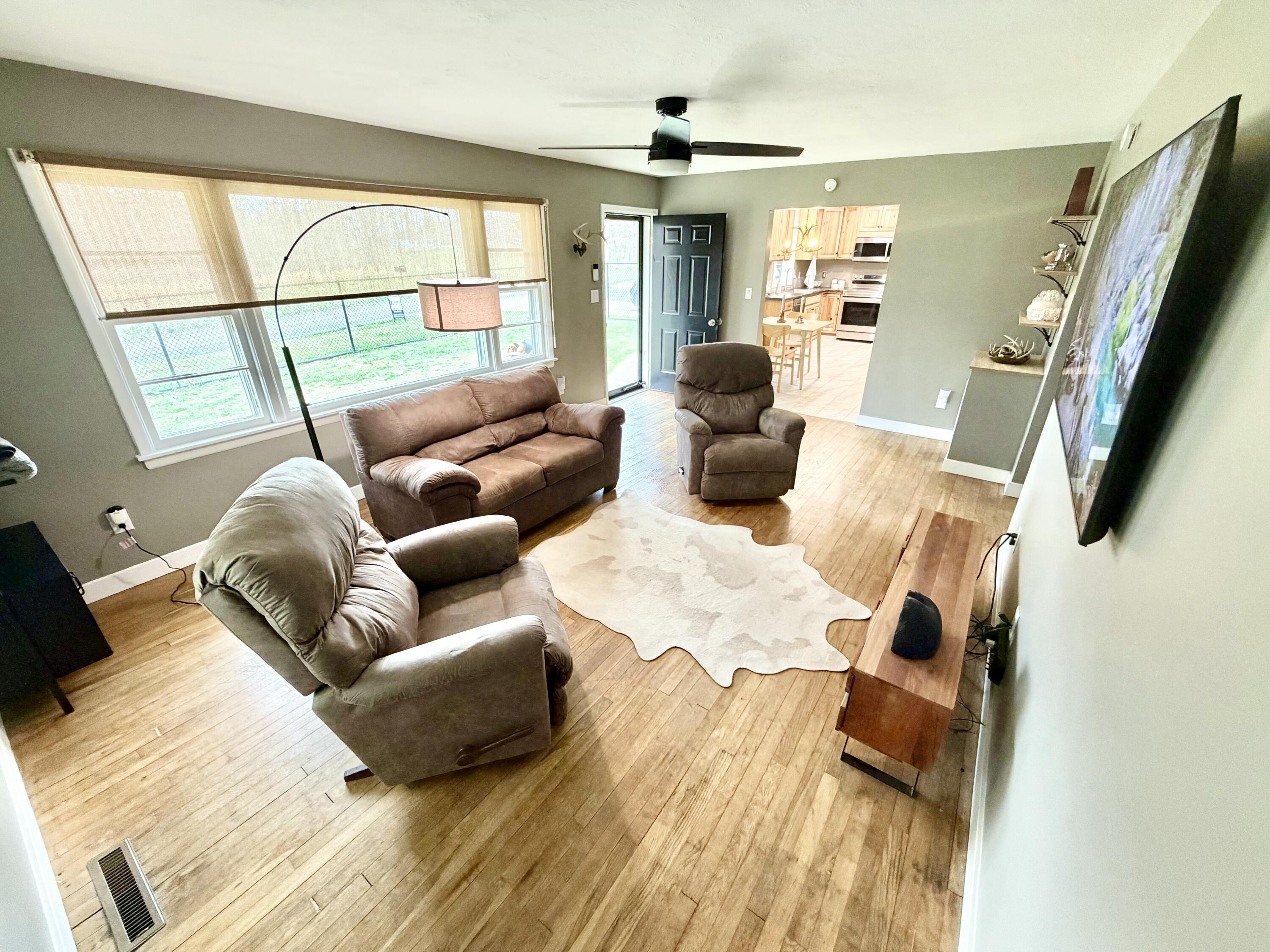 Image 3: hard wood flooring