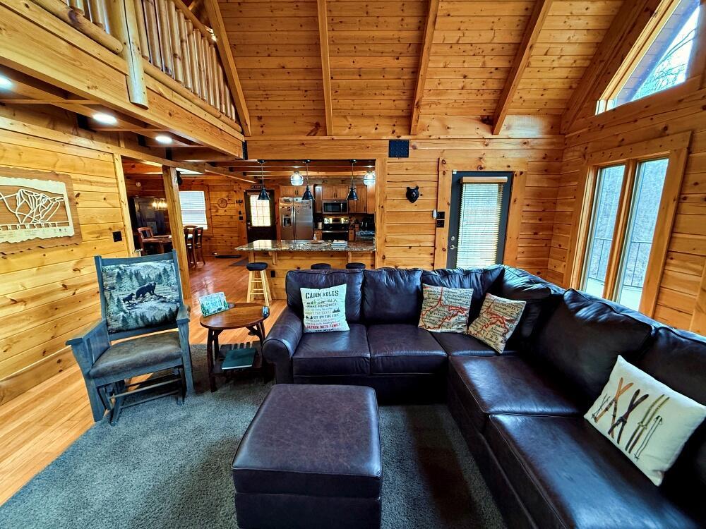 Image 4: living room
