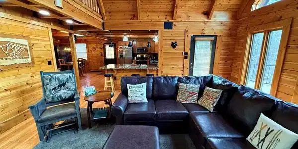 Image 4: living room