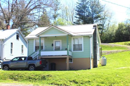 1043 Huntersville Road