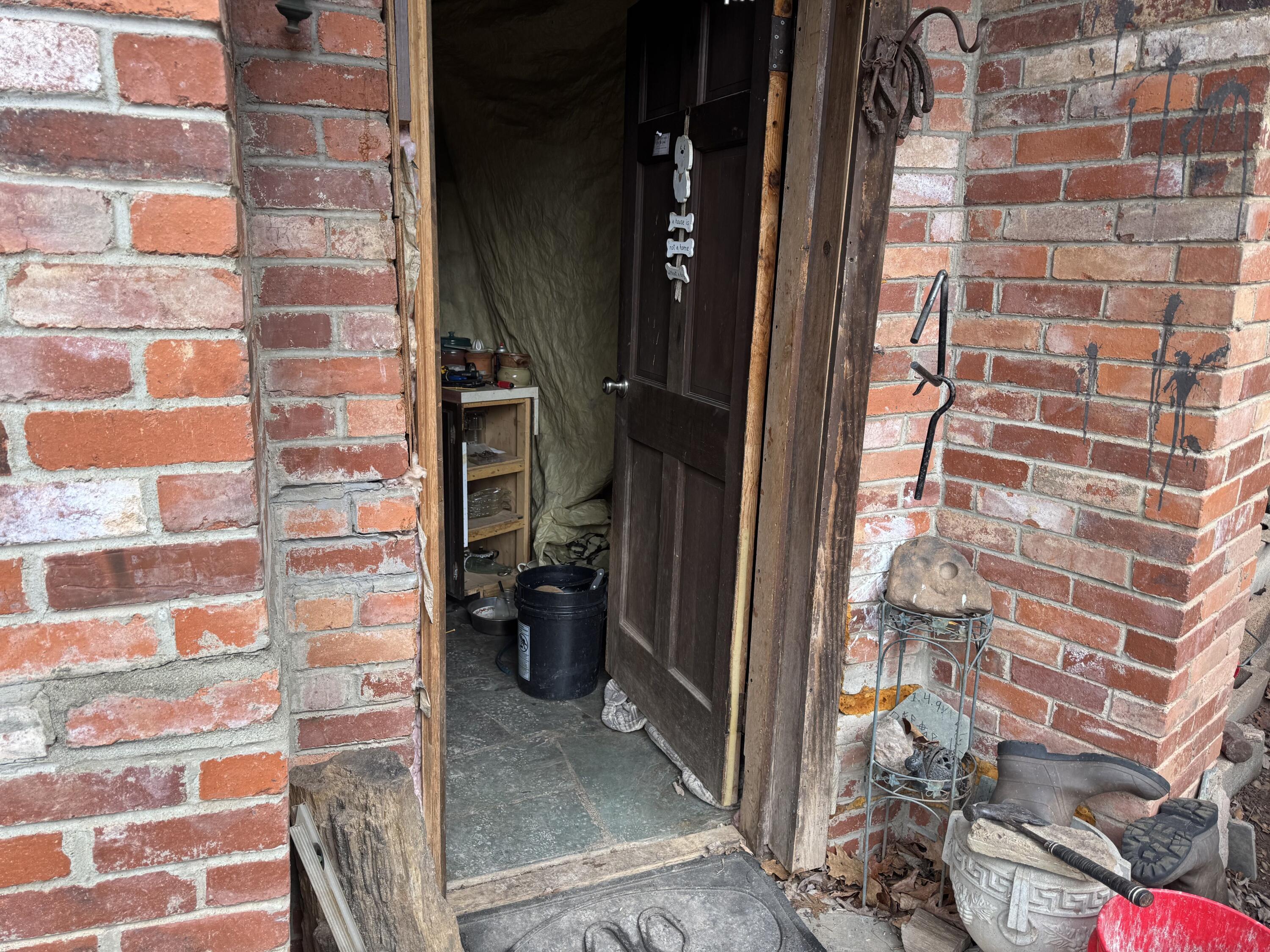 Image 3: image 780539