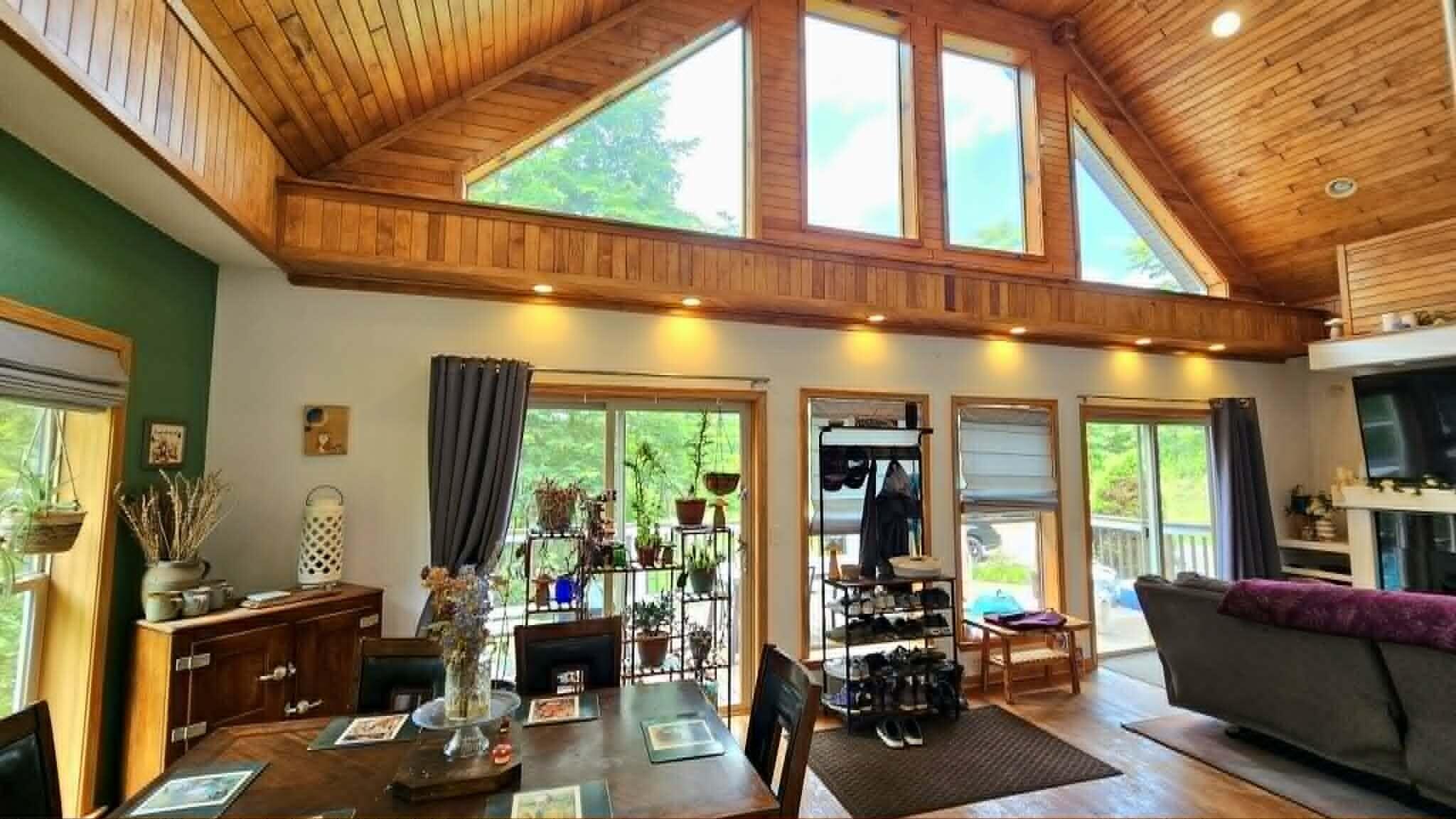 Image 4: Great room
