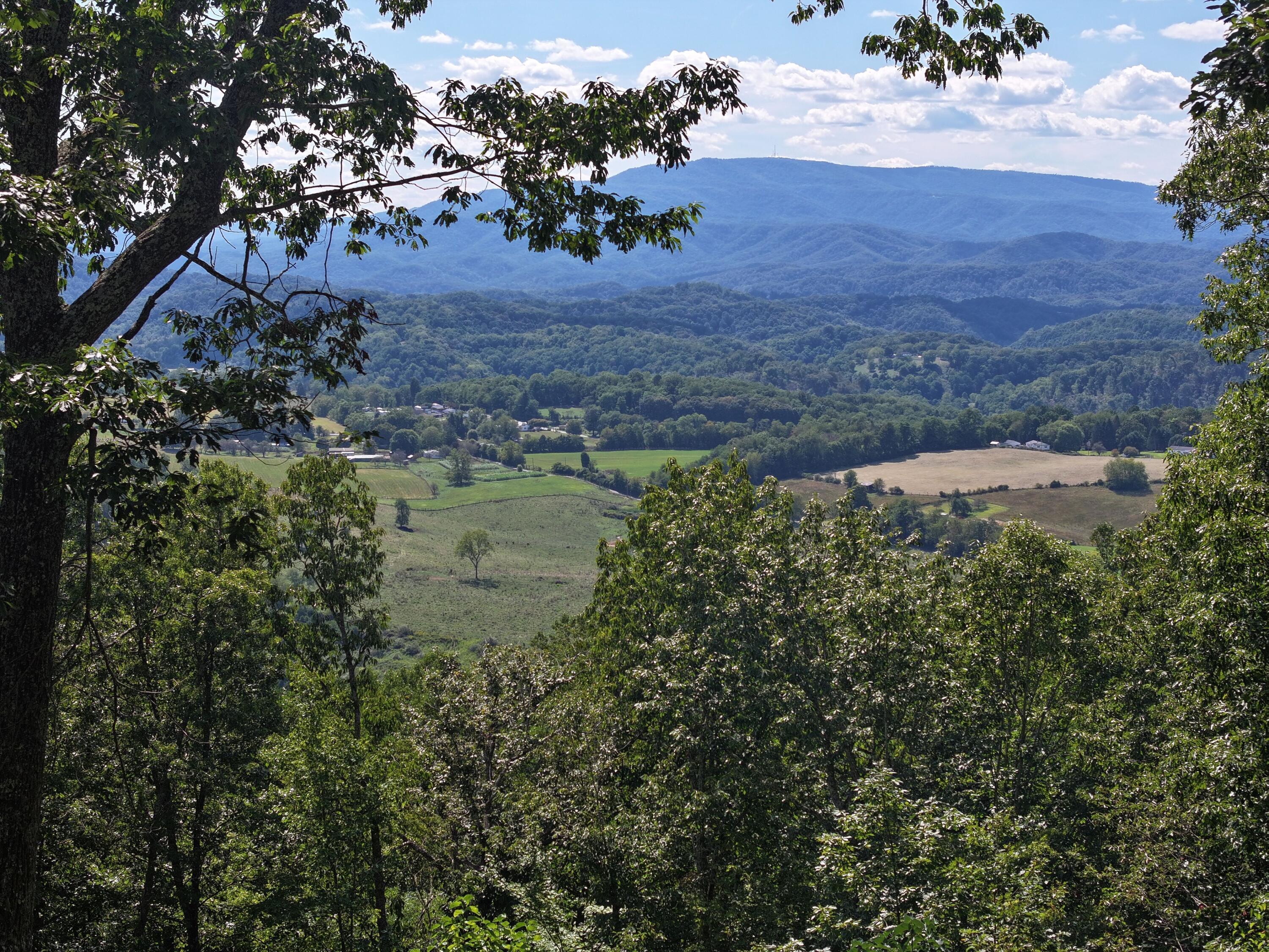 Image 3: DJI_20250831195453_0038_D