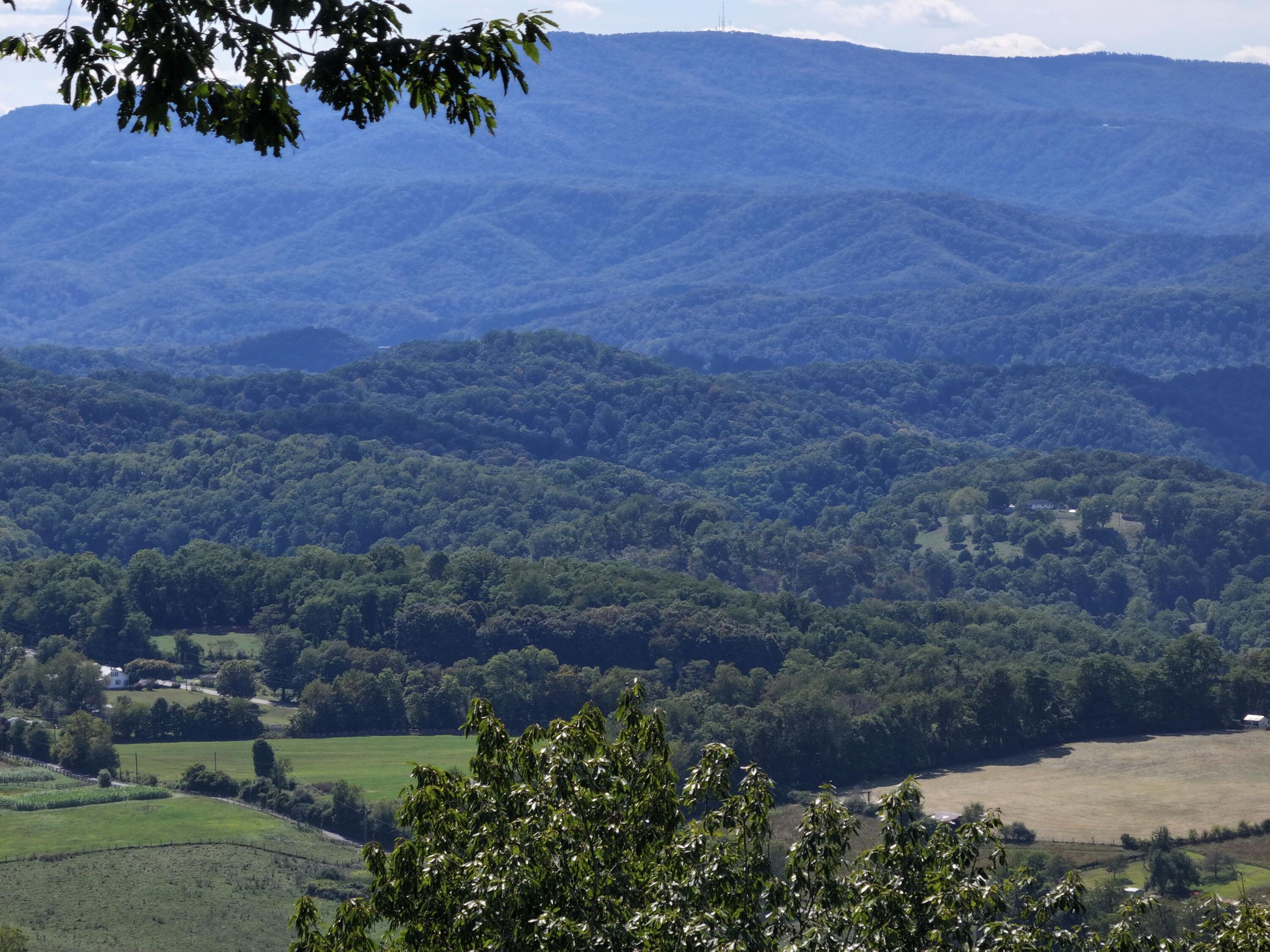 Image 4: DJI_20250831195511_0039_D