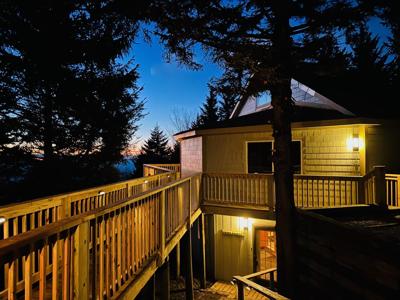 1 Hutch, Sundown Dr