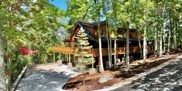 Image 4: 352 Wildwood Ridge