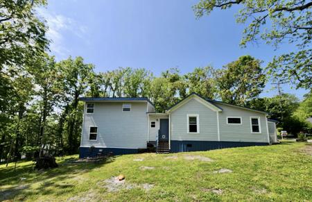 208 Maple St