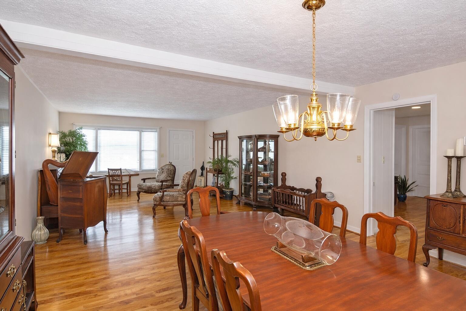 Image 4: Fairview Rd