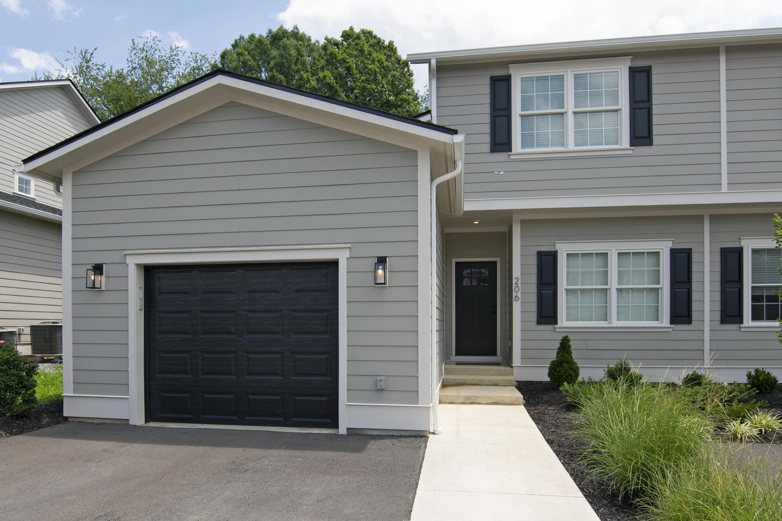 Image 3: 206 Ivy Terrace