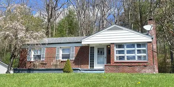 326 Old White Trl
