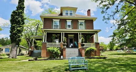 1525 Locust Hill