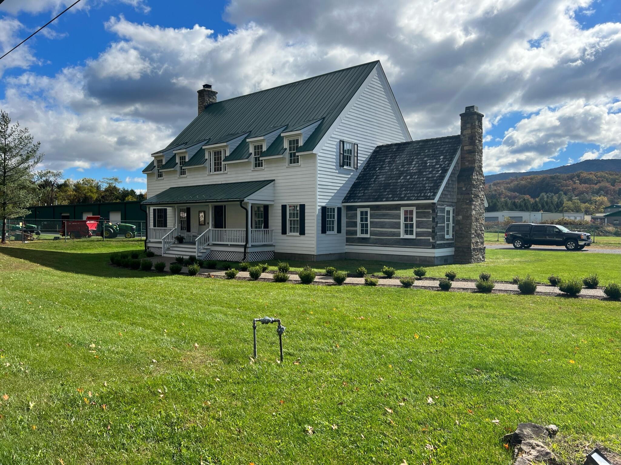 Image 3: Front