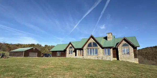 886 Trout Run Rd