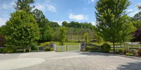 Image 2: Retreat Lot 156 Tour