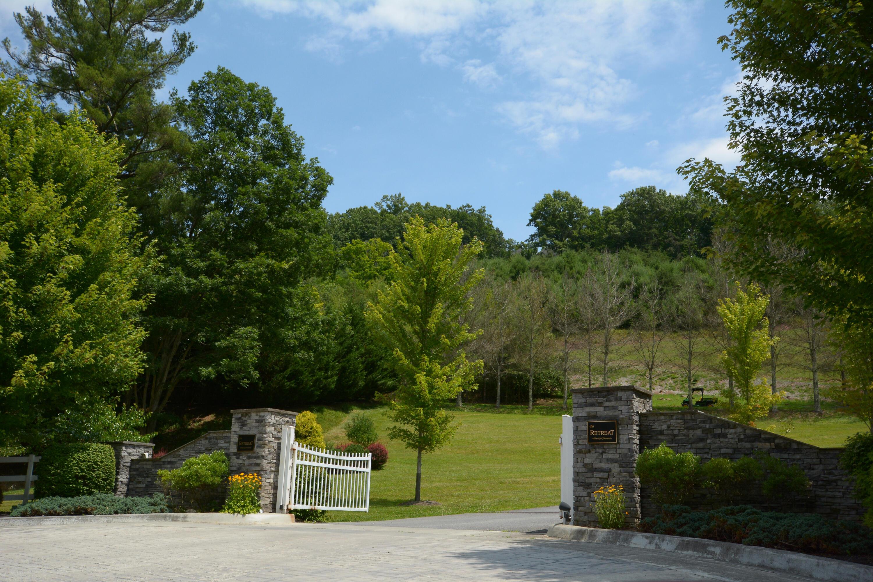 Image 4: Retreat Lot 156 Tour