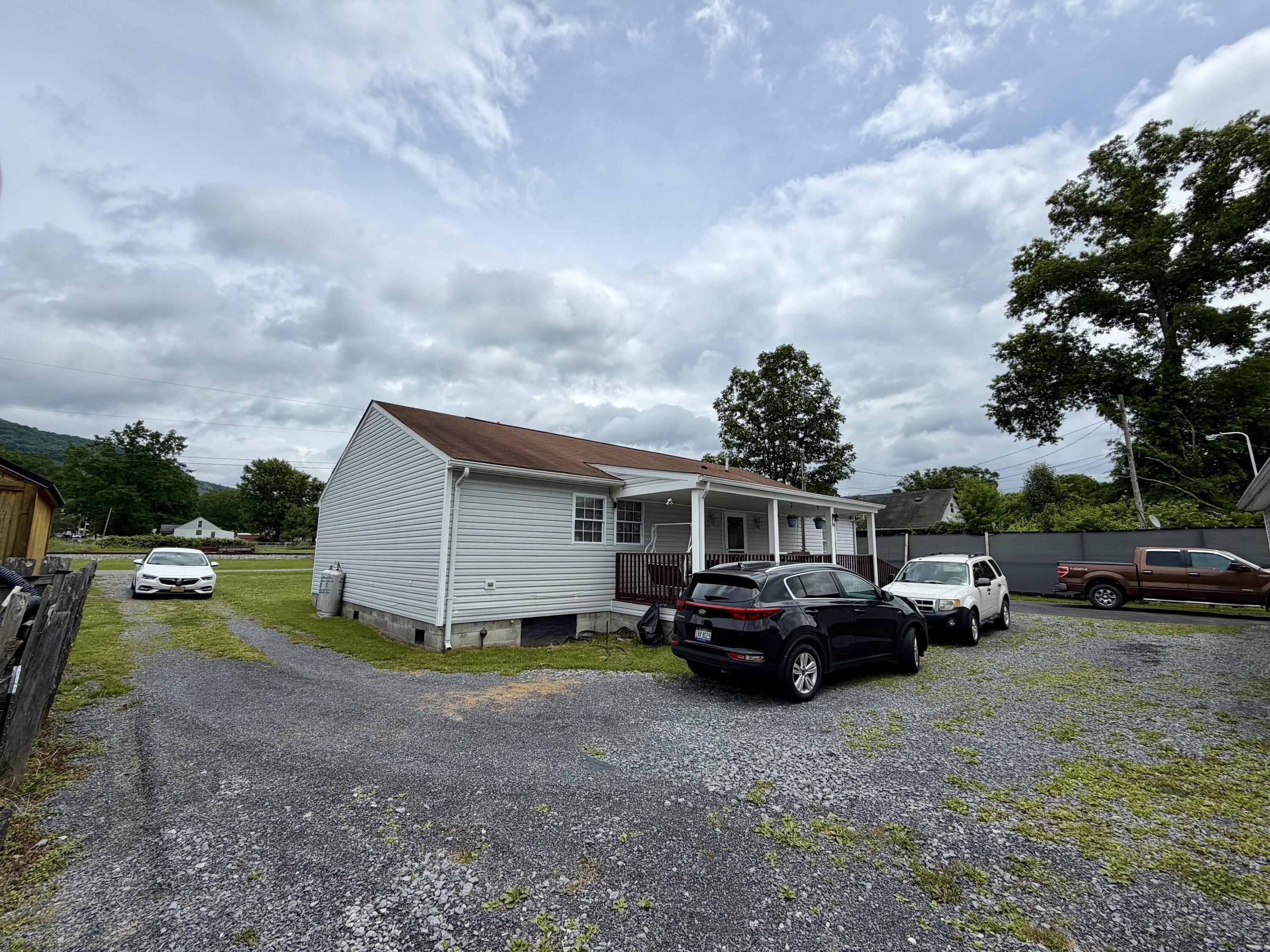 Image 4: 284 Lewis Street