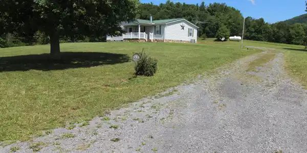 Image 3: Driveway