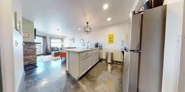 Image 2: Kitchen