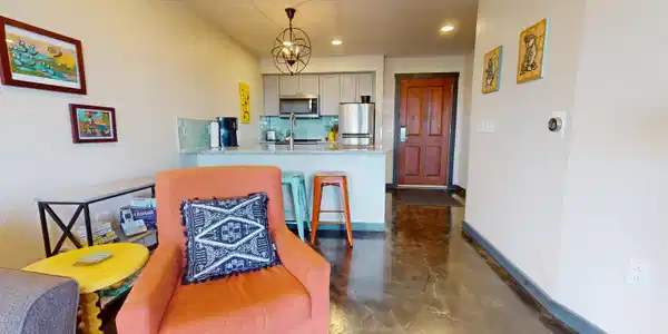 Image 4: Kitchen