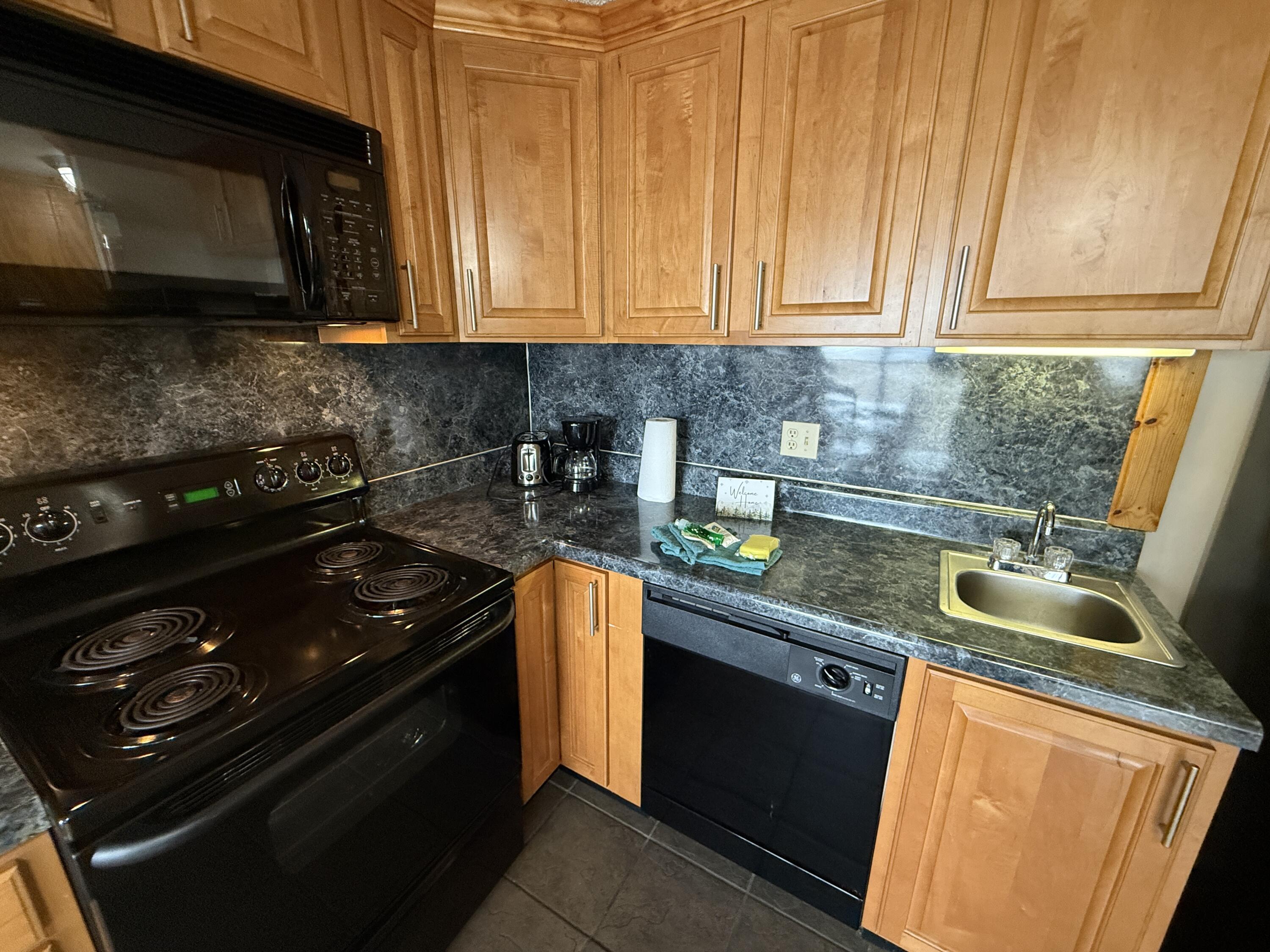 Image 2: Mt Lodge 212 kitchen