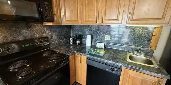 Image 2: Mt Lodge 212 kitchen