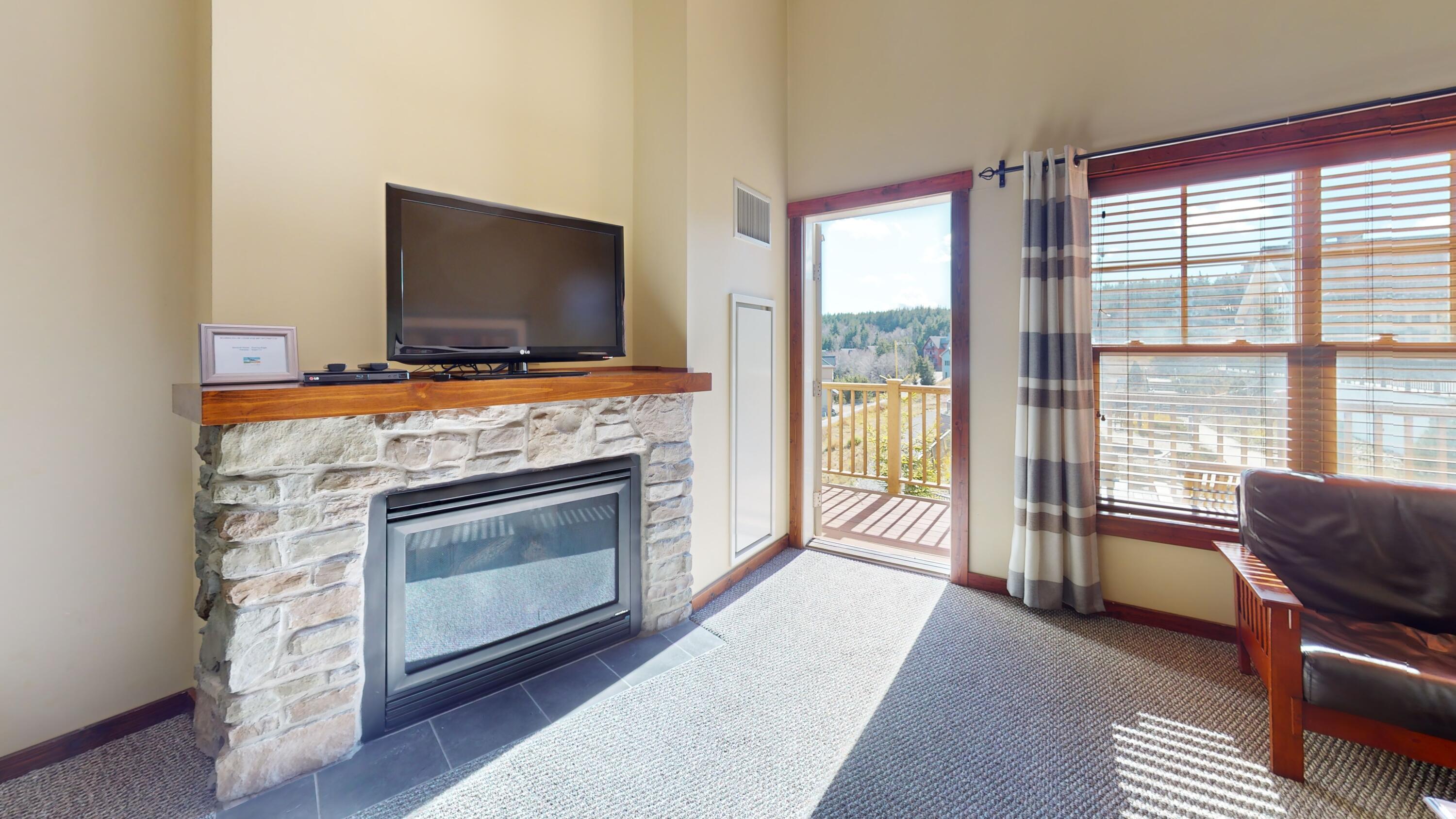 Image 3: Living-Room-7