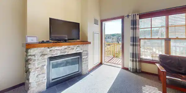 Image 3: Living-Room-7