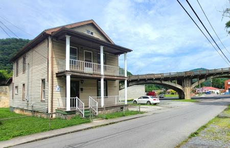 108 Grace St