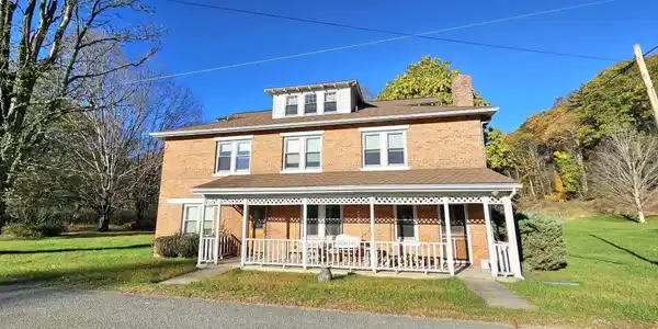Image 2: Historic Cass Inn