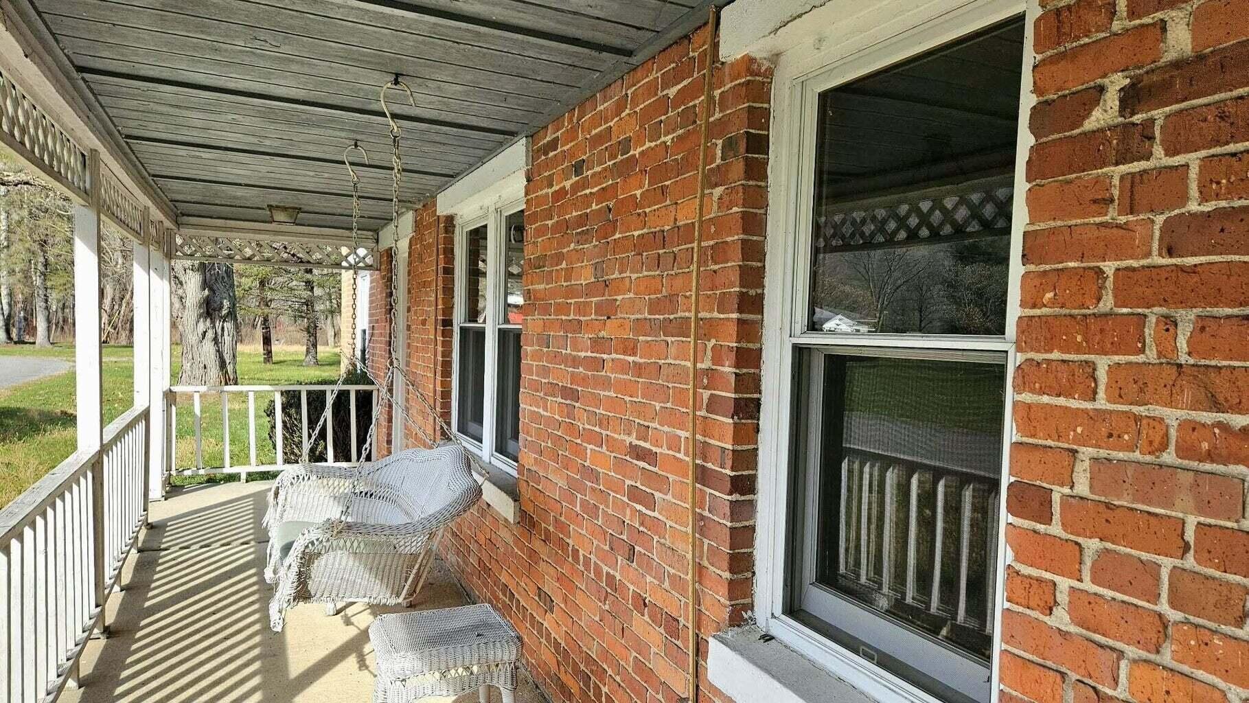 Image 4: Front porch