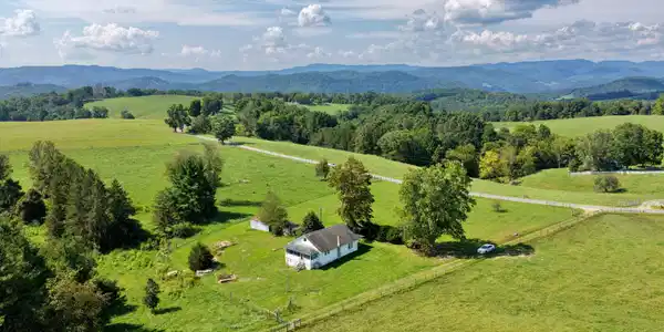 Image 3: War Ridge Rd
