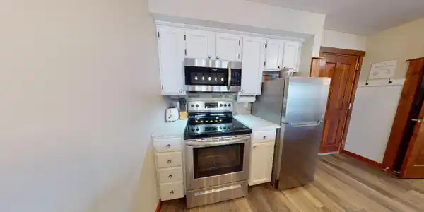 Image 3: Kitchen