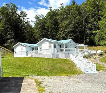 1282 Douthards Creek Rd