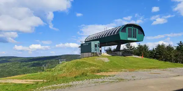 Image 3: Soaring Eagle Lift