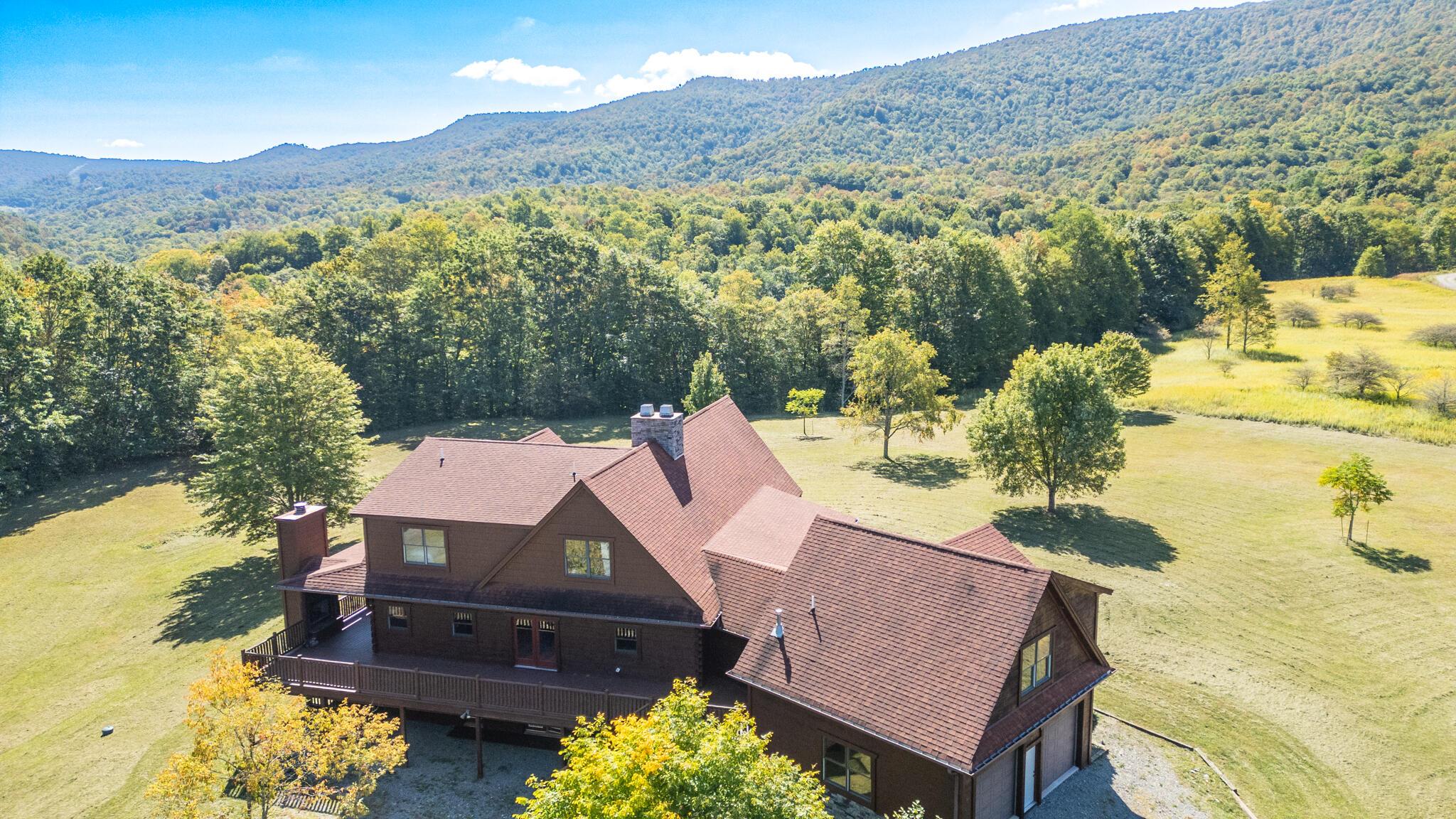 Image 3: Beautiful Seclusion!