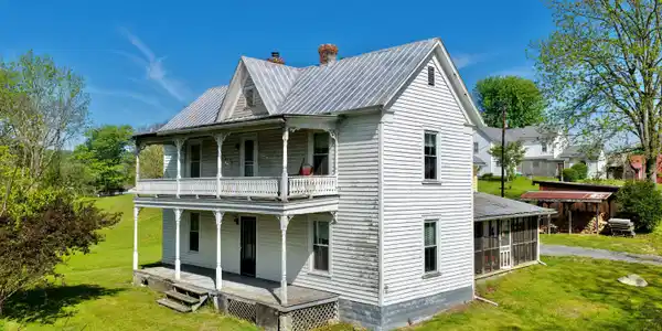 332 Renick Lane