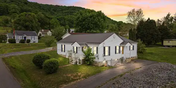 119 Mountain View Dr