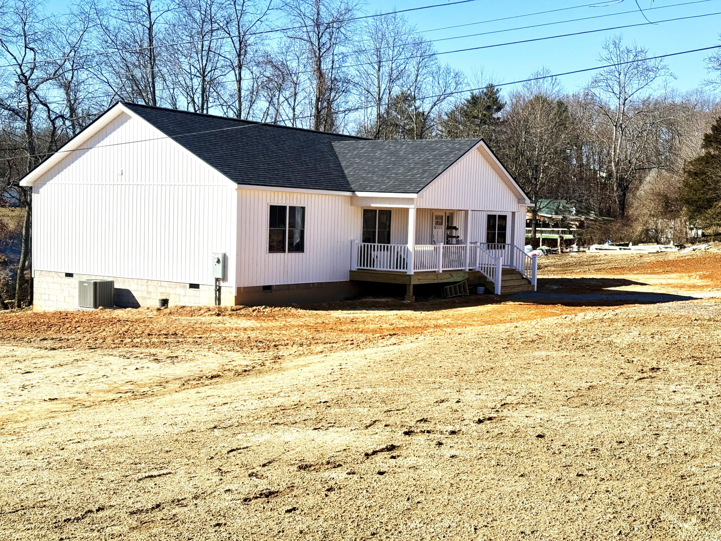 Image 4: IMG_2243 - Front - Side