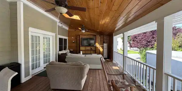 Image 2: Side Porch- 228