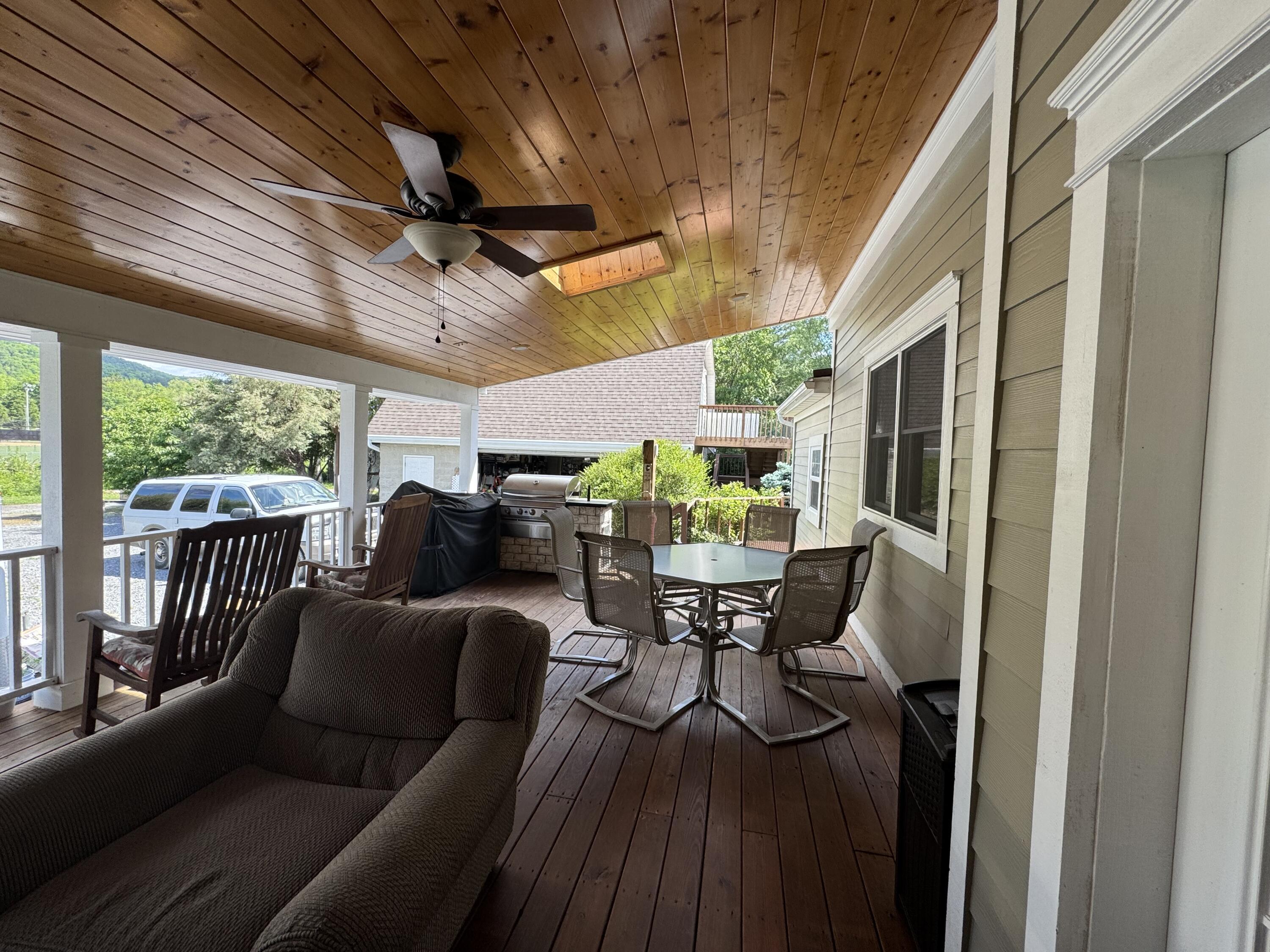 Image 3: Side Porch- 228